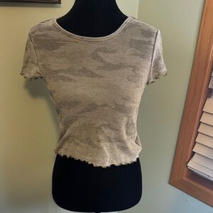 American Eagle Lettuce trimmed Camo waffle Women's Top